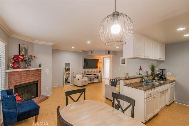 7045 Woodley Ave Unit 218, Lake Balboa, CA 91406 - photo 4