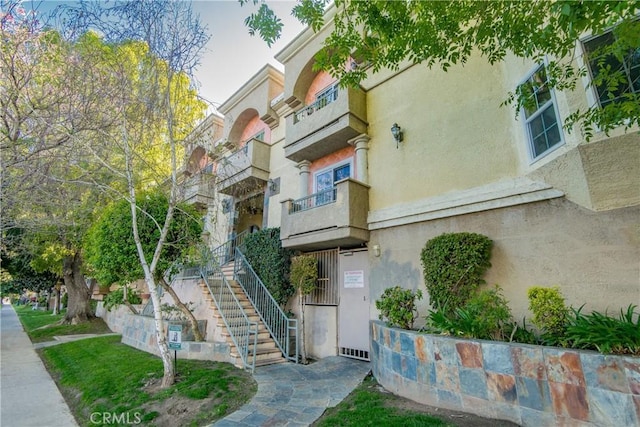7045 Woodley Ave Unit 218, Lake Balboa, CA 91406 - photo 1
