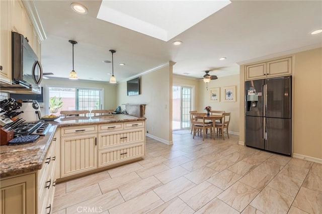 19752 Westwinds Ln, Huntington Beach, CA 92646 - photo 14