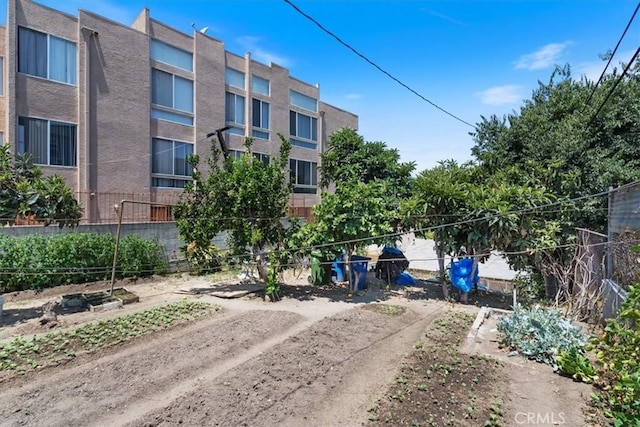 811 N Bunker Hill Ave, Los Angeles, CA 90012 - photo 21