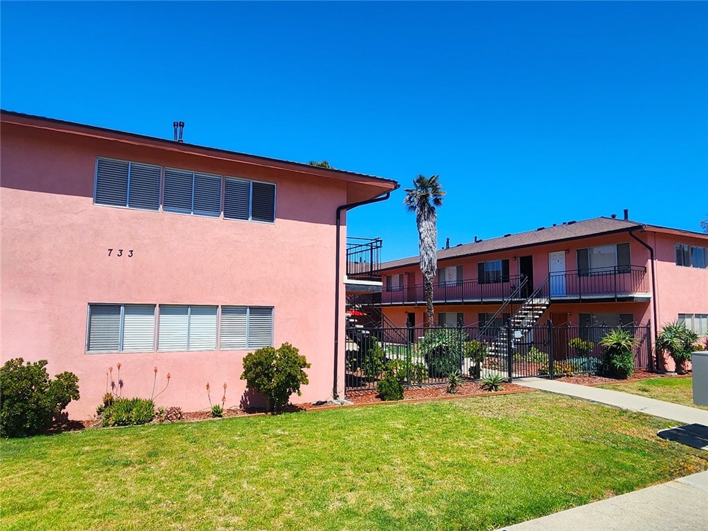 733 N C St, Lompoc, CA 93436 - photo 1