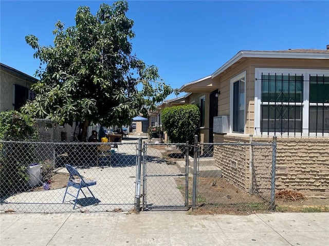 1727 Pine Ave, Long Beach, CA 90813 - photo 2