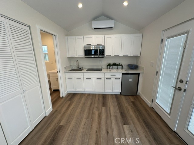 489 W Hill St Unit 2, Long Beach, CA 90806 - photo 3