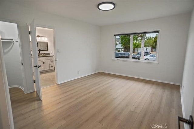 914 E Grinnell Dr, Burbank, CA 91501 - photo 23
