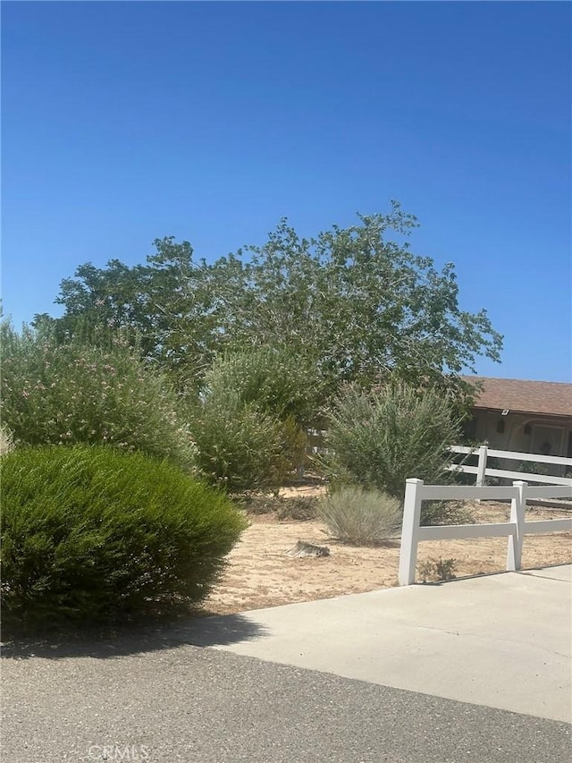 18710 Otomian Rd, Apple Valley, CA 92307 - photo 11
