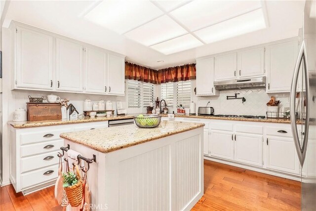 20055 Oakside Ct, Saugus, CA 91390 - photo 13