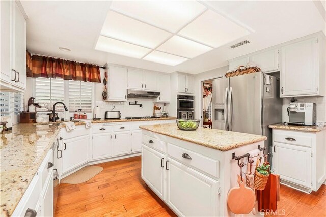 20055 Oakside Ct, Saugus, CA 91390 - photo 16