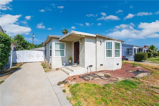601 S Pearl Ave, Compton, CA 90221 - photo 1