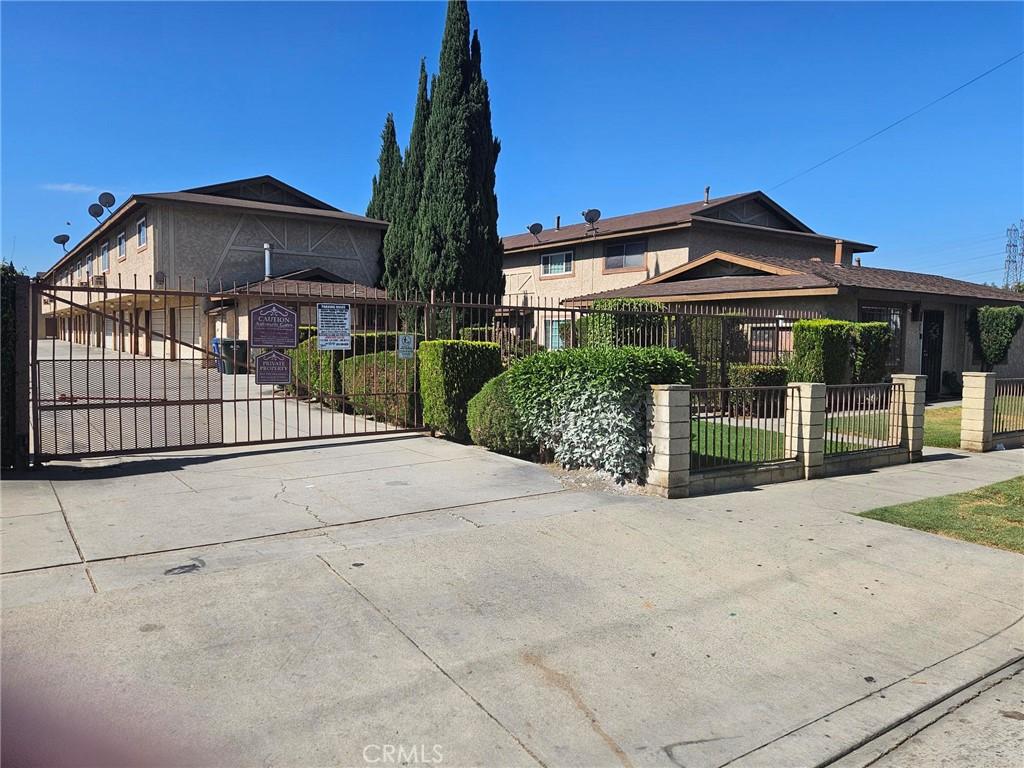 7260 Richfield St Unit 318, Paramount, CA 90723 - photo 1
