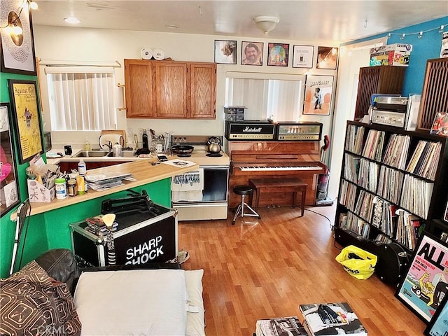 744 Gladys Ave, Long Beach, CA 90804 - photo 23