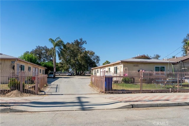 16158 Ceres Ave, Fontana, CA 92335 - photo 32