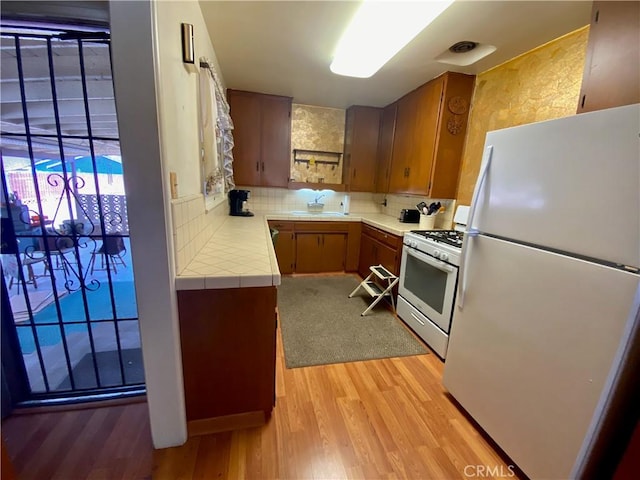 402 Baldwin Ave, Redlands, CA 92374 - photo 9