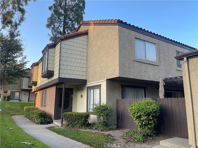9386 Mesa Verde Dr Unit B, Montclair, CA 91763 - photo 1