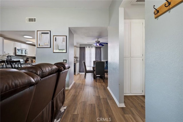 1004 Lightcap St, Lancaster, CA 93535 - photo 3