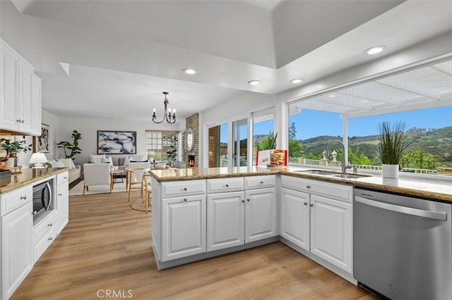 2619 Velarde Dr, Thousand Oaks, CA 91360 - photo 9