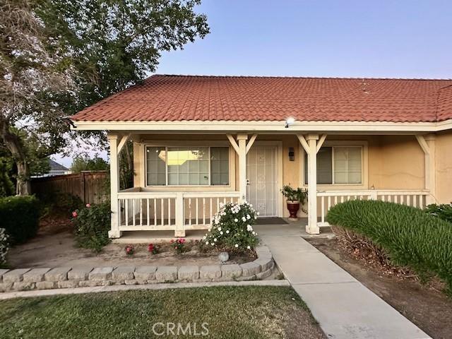 15591 Amber Pointe Dr, Victorville, CA 92394 - photo 2