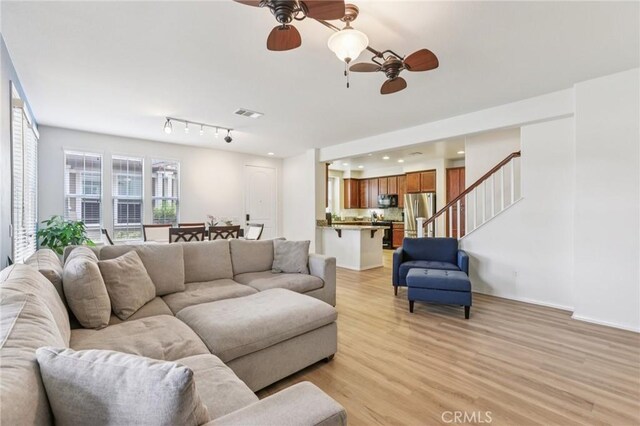 28519 Pietro Dr, Valencia, CA 91354 - photo 4