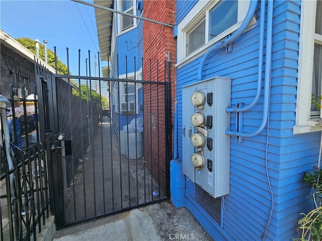 4432 Wesley Ave, Los Angeles, CA 90037 - photo 3