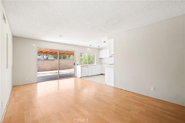 27502 Caraway Ln, Saugus, CA 91350 - photo 9