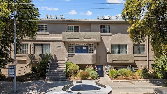 18347 Saticoy St Unit 24, Reseda, CA 91335 - photo 1
