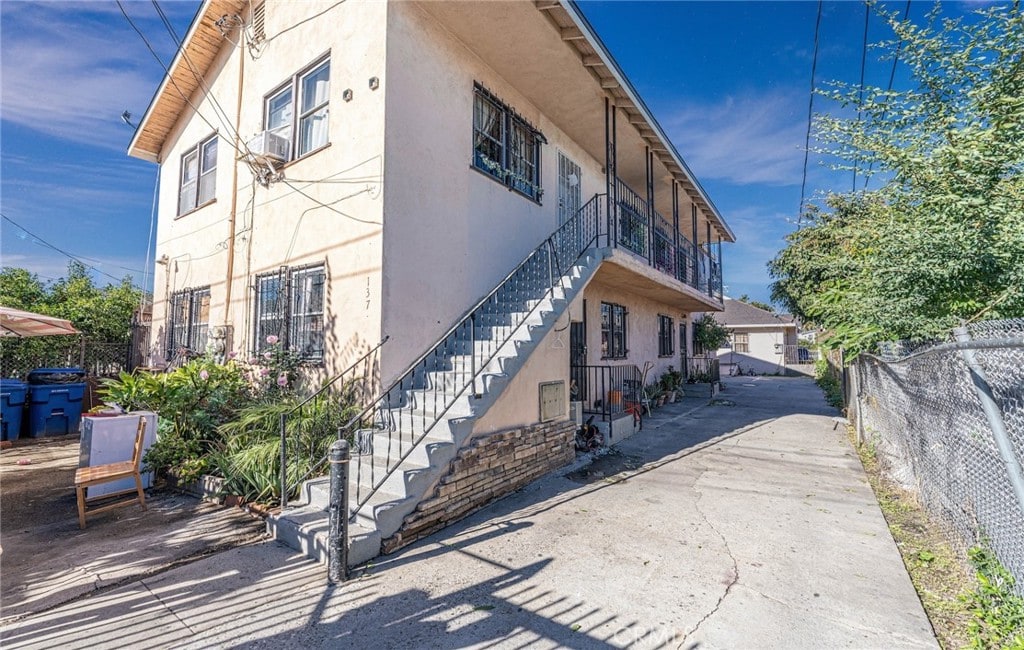 138 W 66th St, Los Angeles, CA 90003 - photo 1