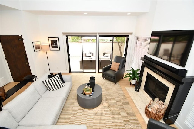 18731 Hatteras St Unit 31, Tarzana, CA 91356 - photo 2
