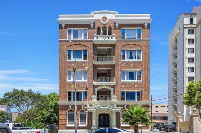 325 W 3rd St Unit 201, Long Beach, CA 90802 - photo 1