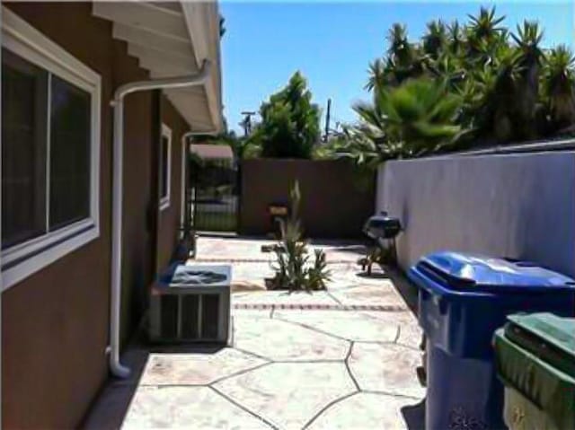 20323 Kinzie St, Chatsworth, CA 91311 - photo 17