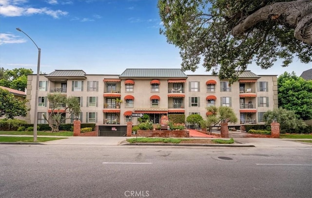 330 S Mentor Ave Unit 202, Pasadena, CA 91106 - photo 1