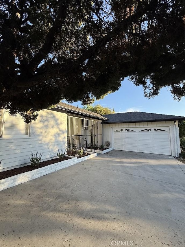 14906 Aztec St, Sylmar, CA 91342 - photo 2