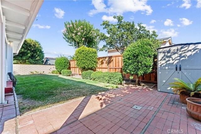 14652 Canterbury Ave, Tustin, CA 92780 - photo 32