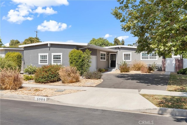 5900 Ostrom Ave, Encino, CA 91316 - photo 2