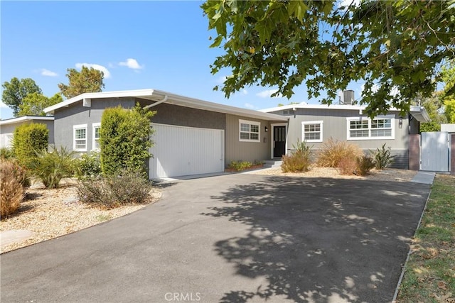 5900 Ostrom Ave, Encino, CA 91316 - photo 1