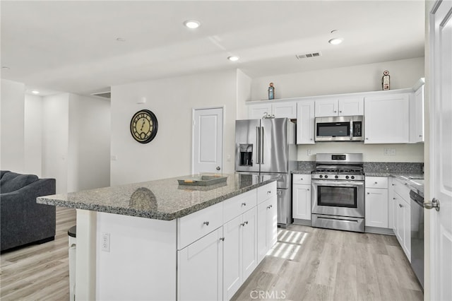 7772 Tamarisk Ave, Oak Hills, CA 92344 - photo 17