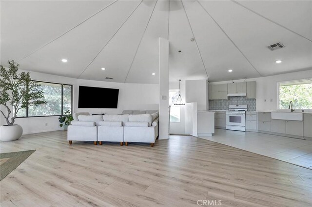 11101 Spanish Hills Dr, Corona, CA 92883 - photo 22