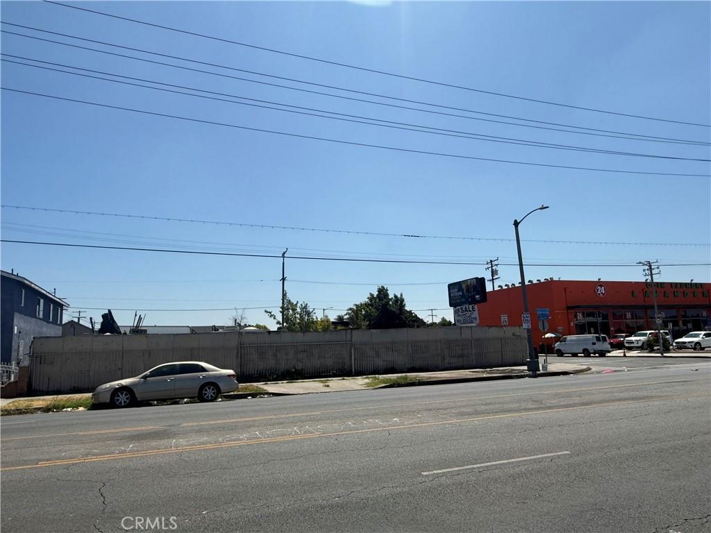 7754 S Central Ave, Los Angeles, CA 90001 - photo 2