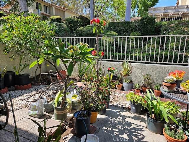 951 Creekside Dr Unit 119, Fullerton, CA 92833 - photo 2