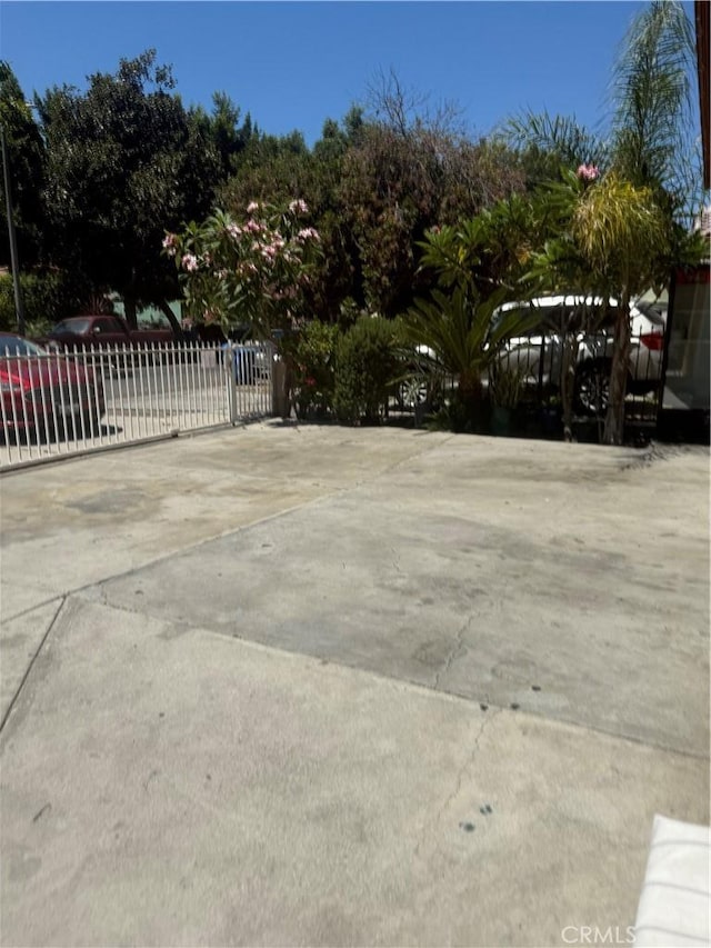 815 E 80th St, Los Angeles, CA 90001 - photo 2