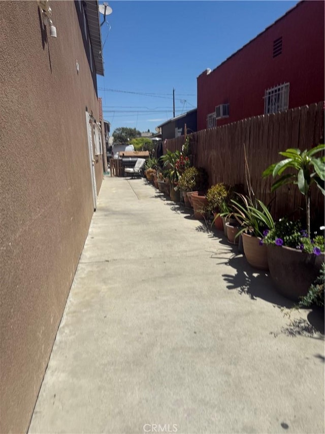 815 E 80th St, Los Angeles, CA 90001 - photo 4