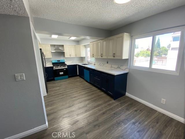 19540 Sherman Way Unit 605, Reseda, CA 91335 - photo 4