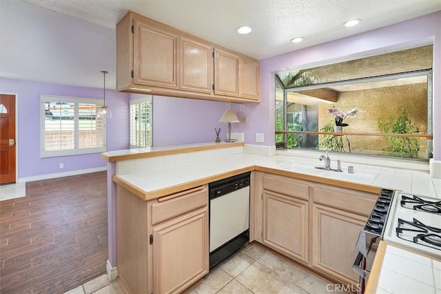 22713 Copper Hill Dr Unit 42, Saugus, CA 91350 - photo 11
