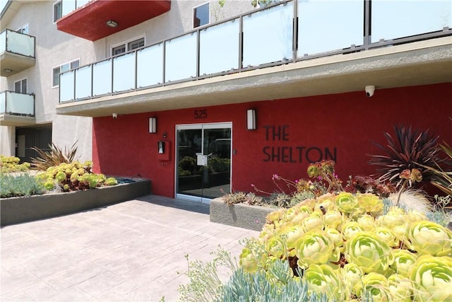 525 S Shelton St Unit 102, Burbank, CA 91506 - photo 1