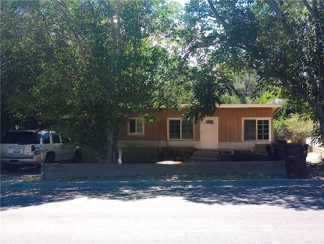 676 W Nicolet St, Banning, CA 92220 - photo 1