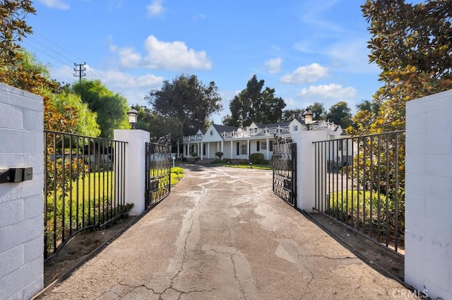 17501 Parthenia St, Sherwood Forest, CA 91325 - photo 2