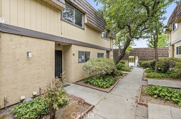 10401 Shaw St Unit 402, Oakland, CA 94605 - photo 2