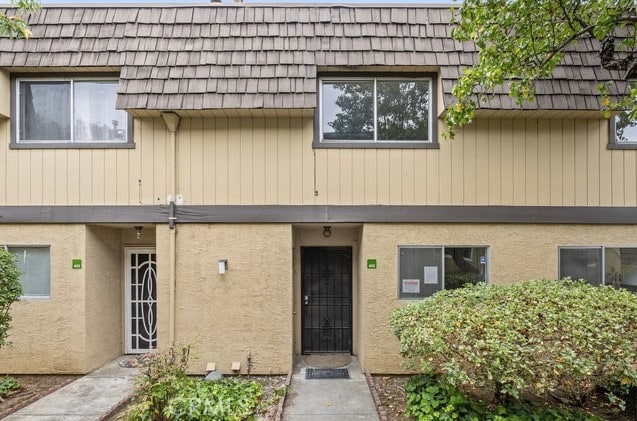 10401 Shaw St Unit 402, Oakland, CA 94605 - photo 1