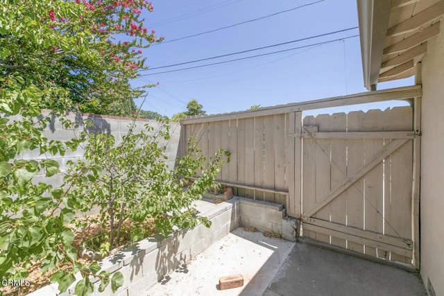7935 Kyle St, Sunland, CA 91040 - photo 57