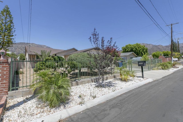 7935 Kyle St, Sunland, CA 91040 - photo 4