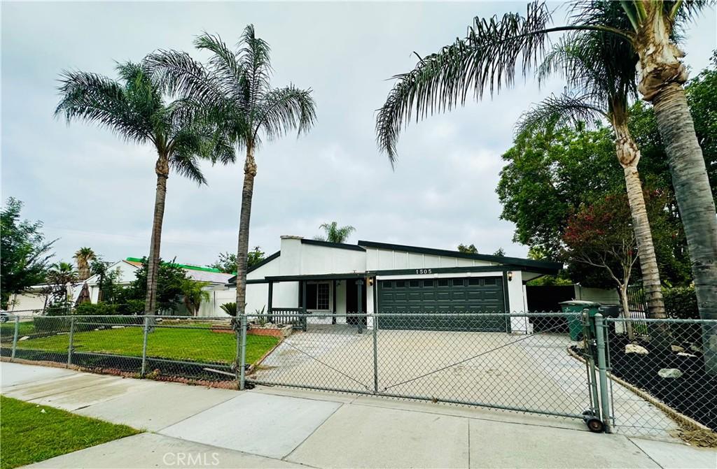 1505 Fairmount Blvd, Riverside, CA 92501 - photo 1