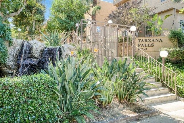 18730 Hatteras St Unit 49, Tarzana, CA 91356 - photo 6